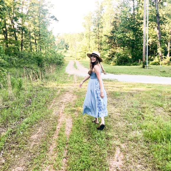 Meet your Posher, Grace - Picture 2 of 3